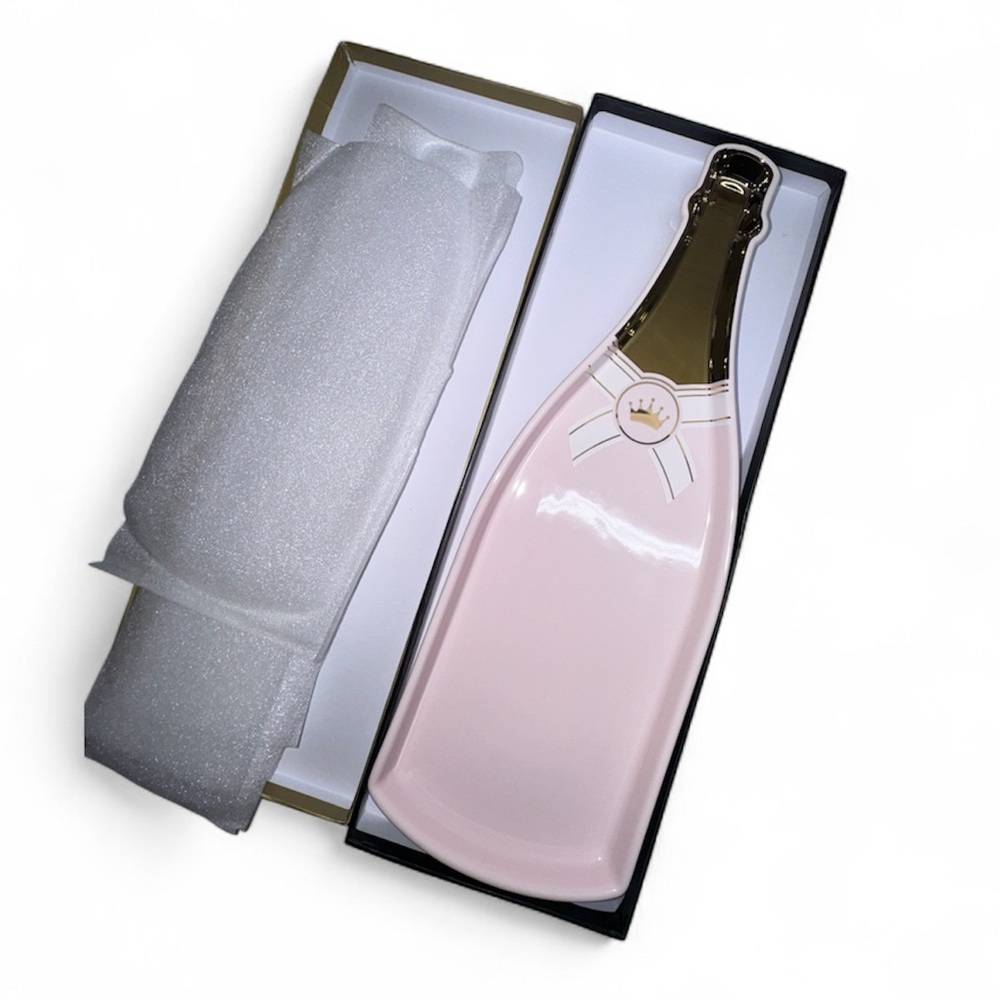 5A* Rosanna Champagne Bottle Serving Tray in a gift box
13.5”X4.5”X1” pink gold - Picture 2 of 14